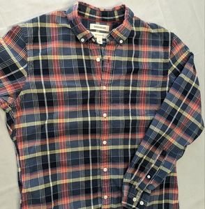 Good threads long sleeve shirt in great condition size L